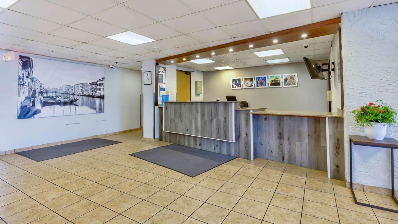 Motel 6-Milwaukee, Wi - Glendale Εξωτερικό φωτογραφία